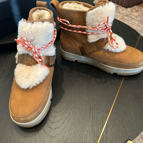 Ugg Women's Classic Weather Hiker Boots Chestnut size 6 - Picture 6 of 7